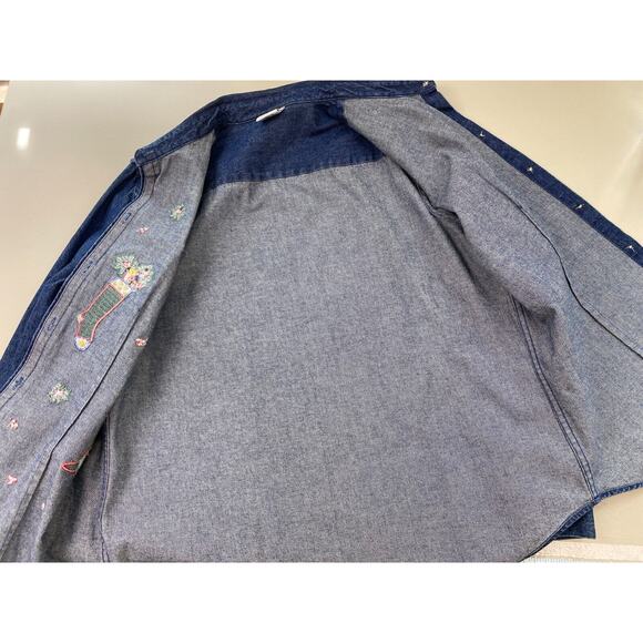Christmas Shirt Womens Large Denim Button Up Top Embroidered Westbound w/Brooch - Picture 9 of 12